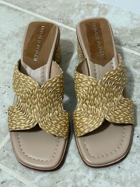 Donald Pliner O'Hara Women’s Slide Sandal In Tobacco Color (Size 8).